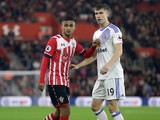 Sunderland defender Paddy McNair marks Southampton's Sofiane Boufal during the EFL Cup clash between the two sides on October 26, 2016