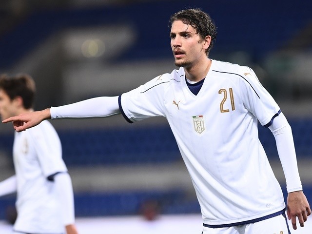 Manuel Locatelli in action for Italy Under-21s against Spain Under-21s on March 27, 2017